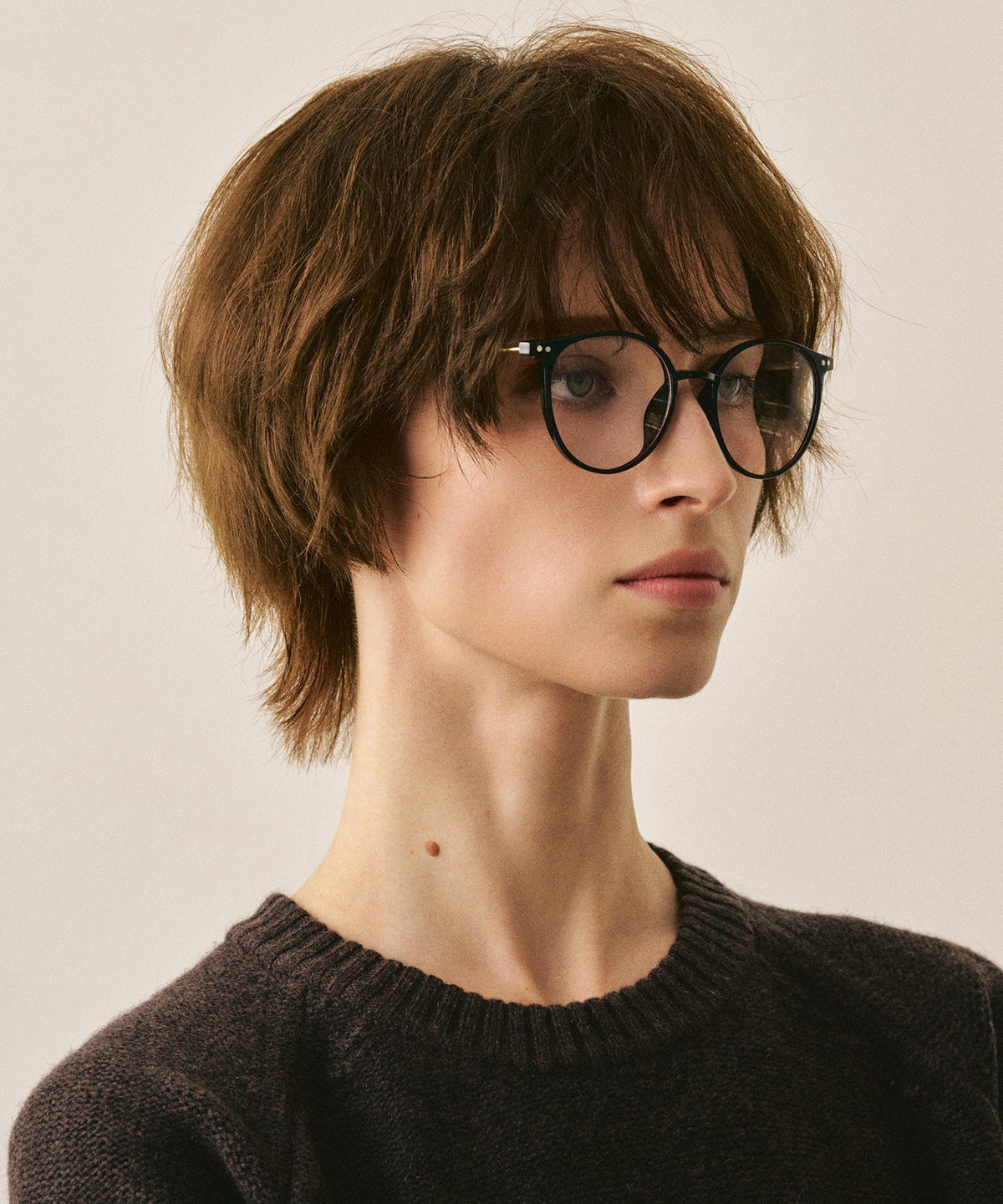 deux cent trente-deux232(black)