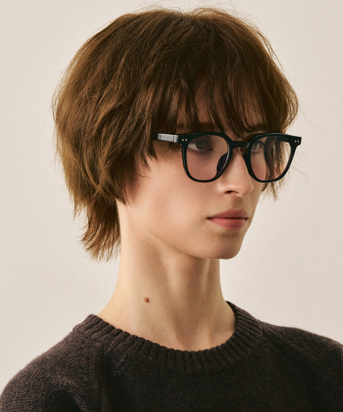 deux cent trente-trois233(black)
