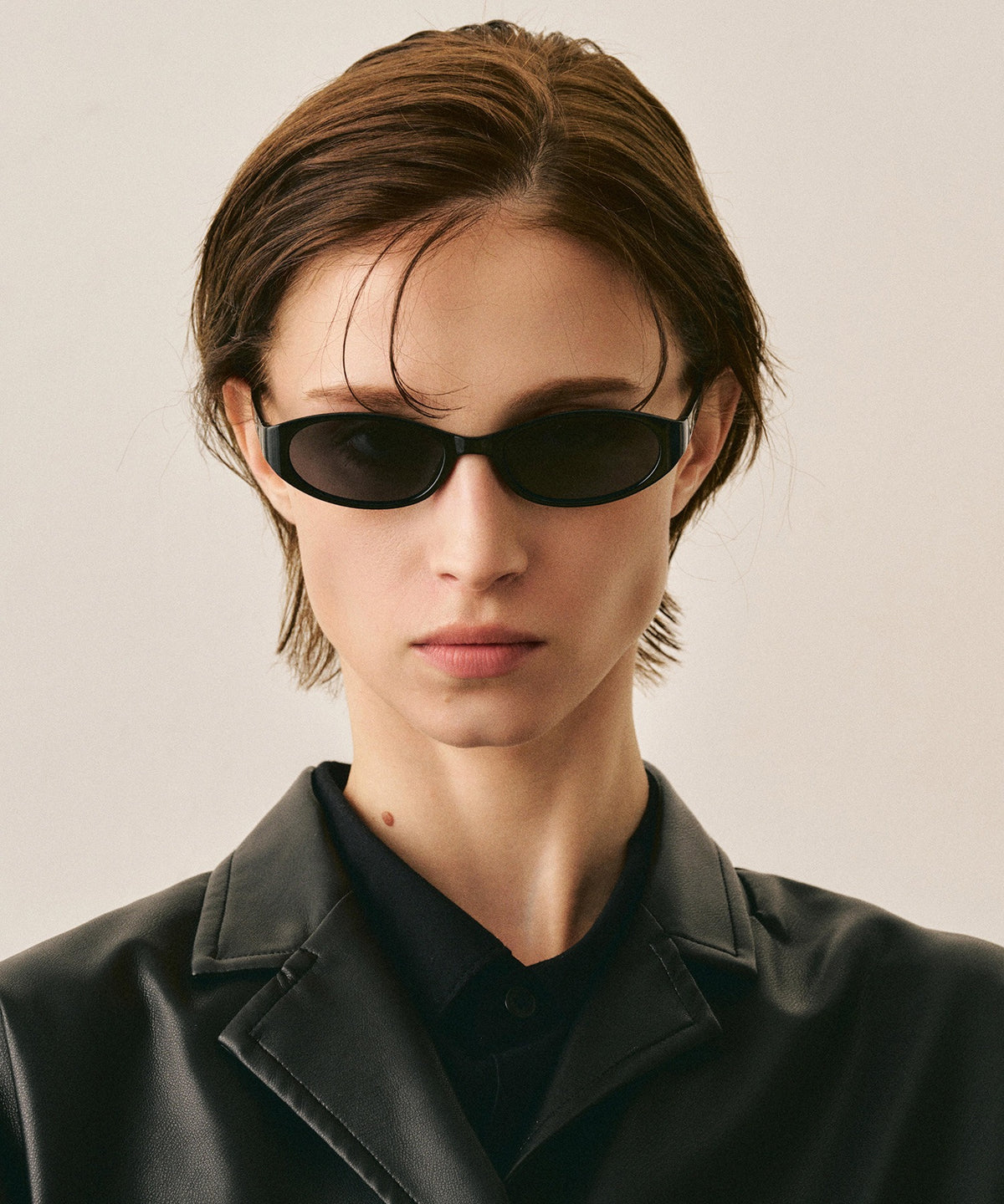 deux cent trente-cinq235(black)