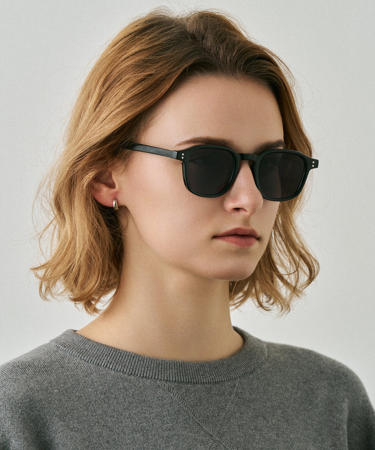 cent cinquante-deux152(black)