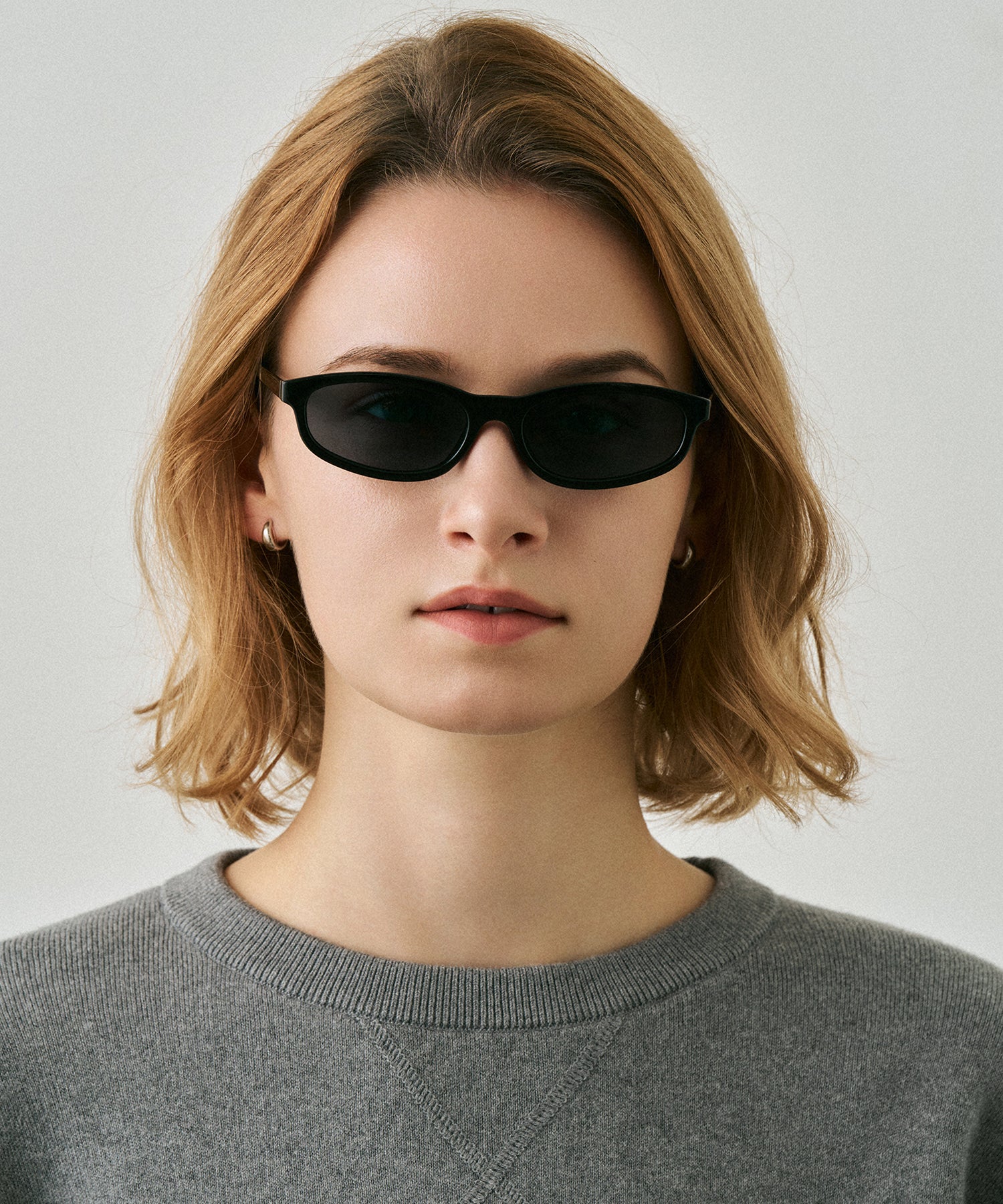 cent quarante-sept147(black)