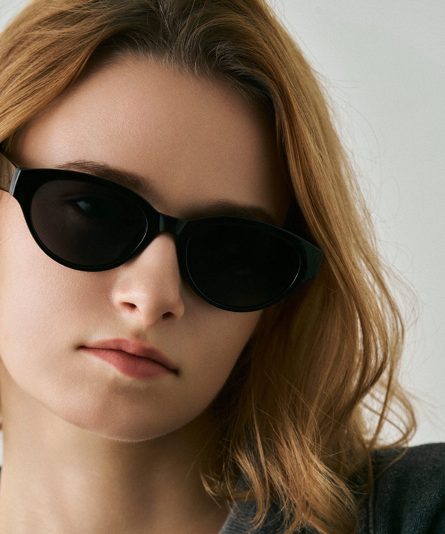 cent quarante-cinq145(black)