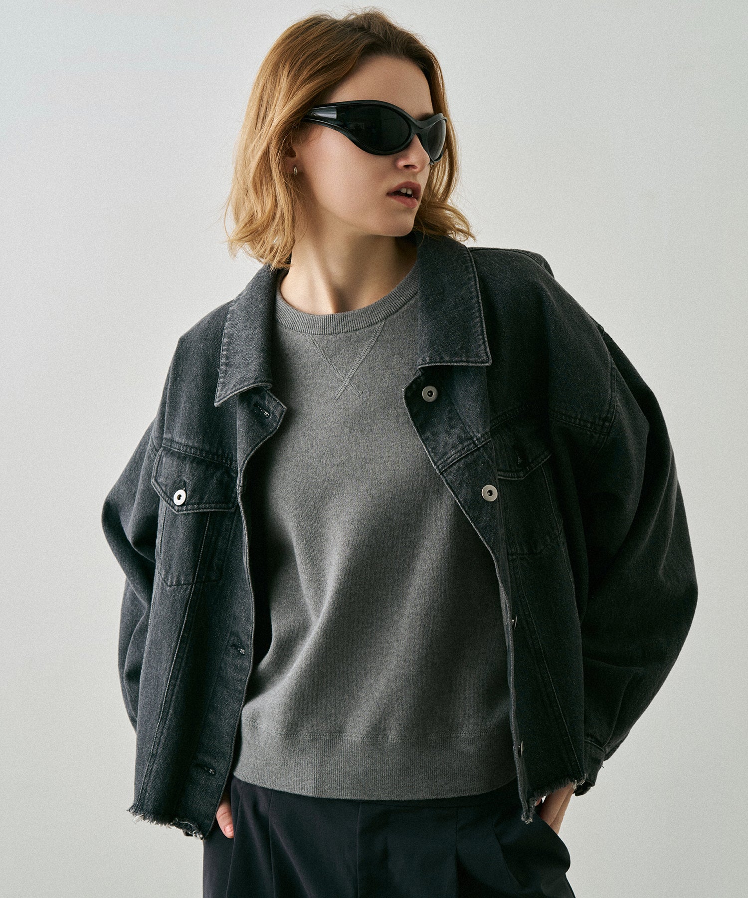 cent quarante-six146(black)
