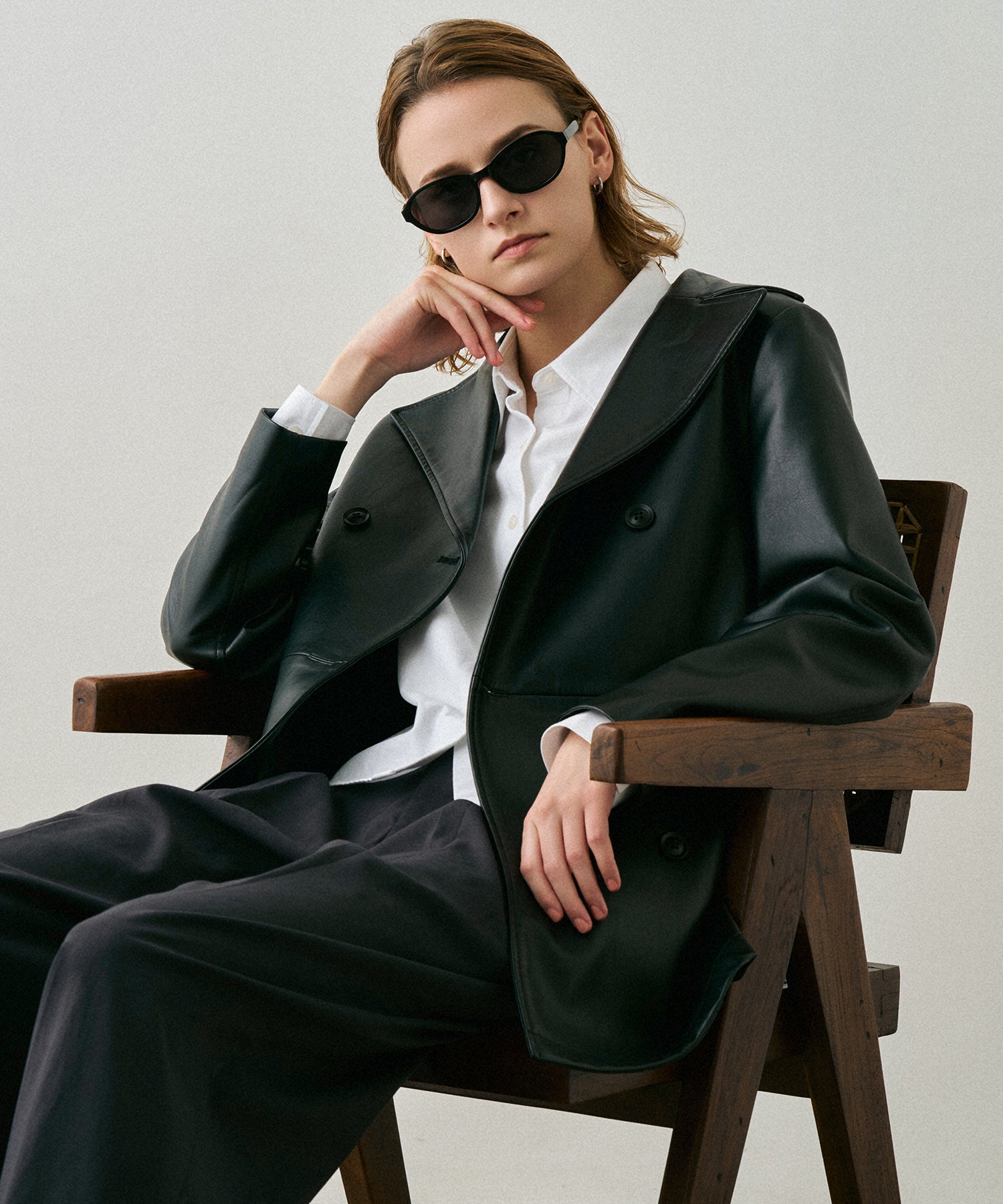 cent trente-quatr134(black)