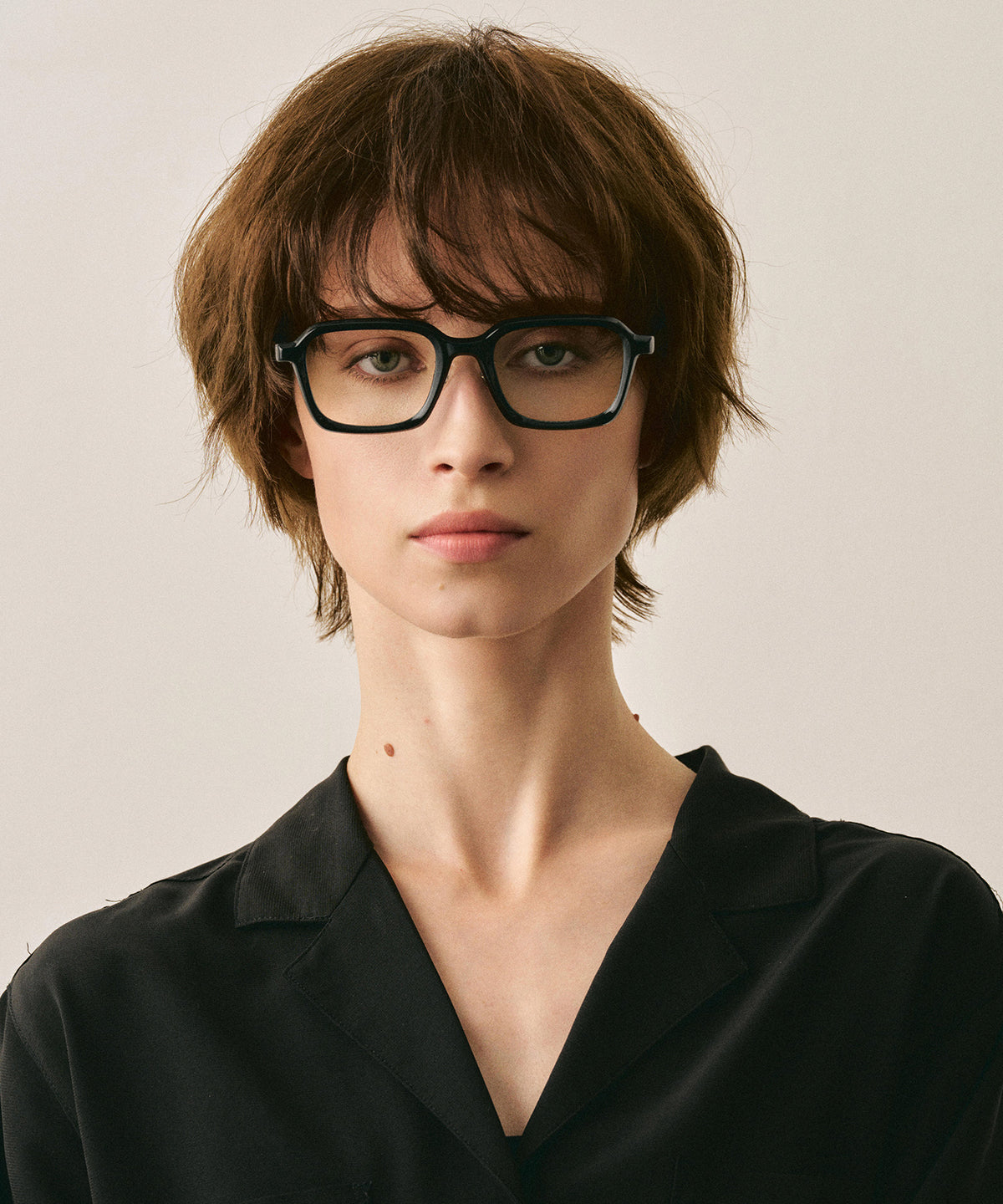 deux cent vingt-trois223(black)