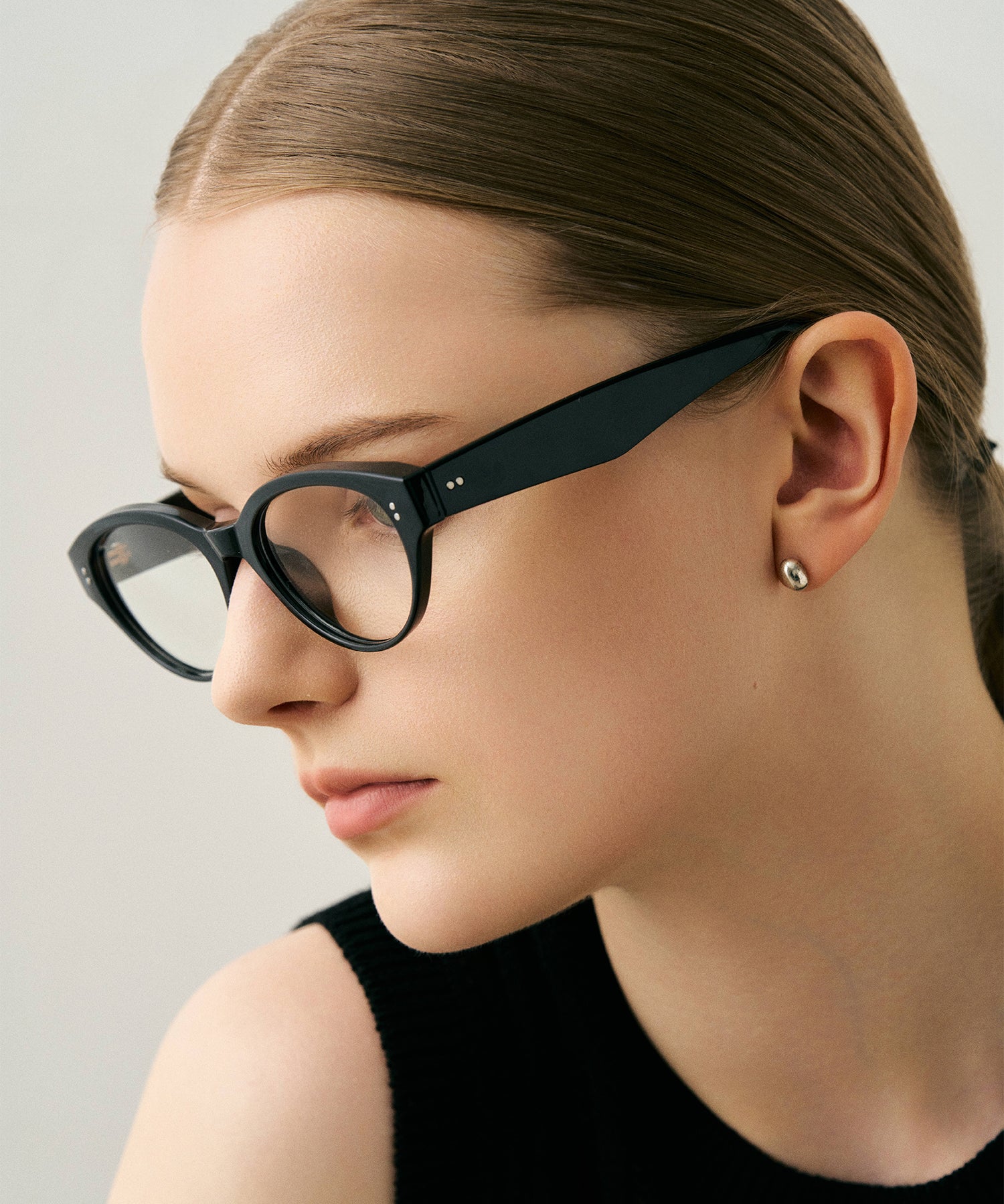 cent quatre-vingt-deux182(black)