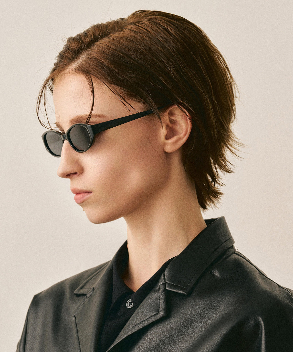 deux cent trente-cinq235(black)