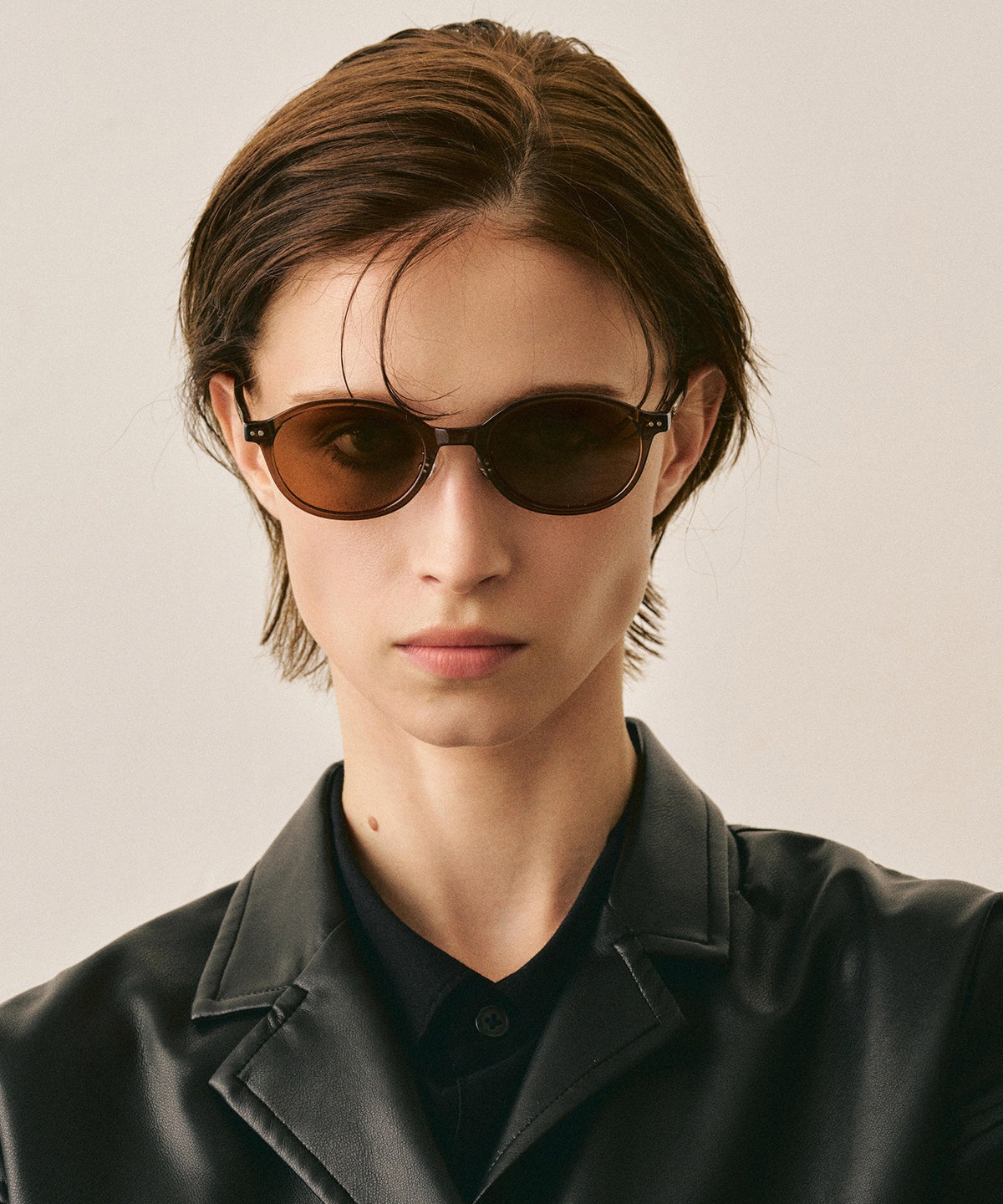 deux cent trente-six236(brown)