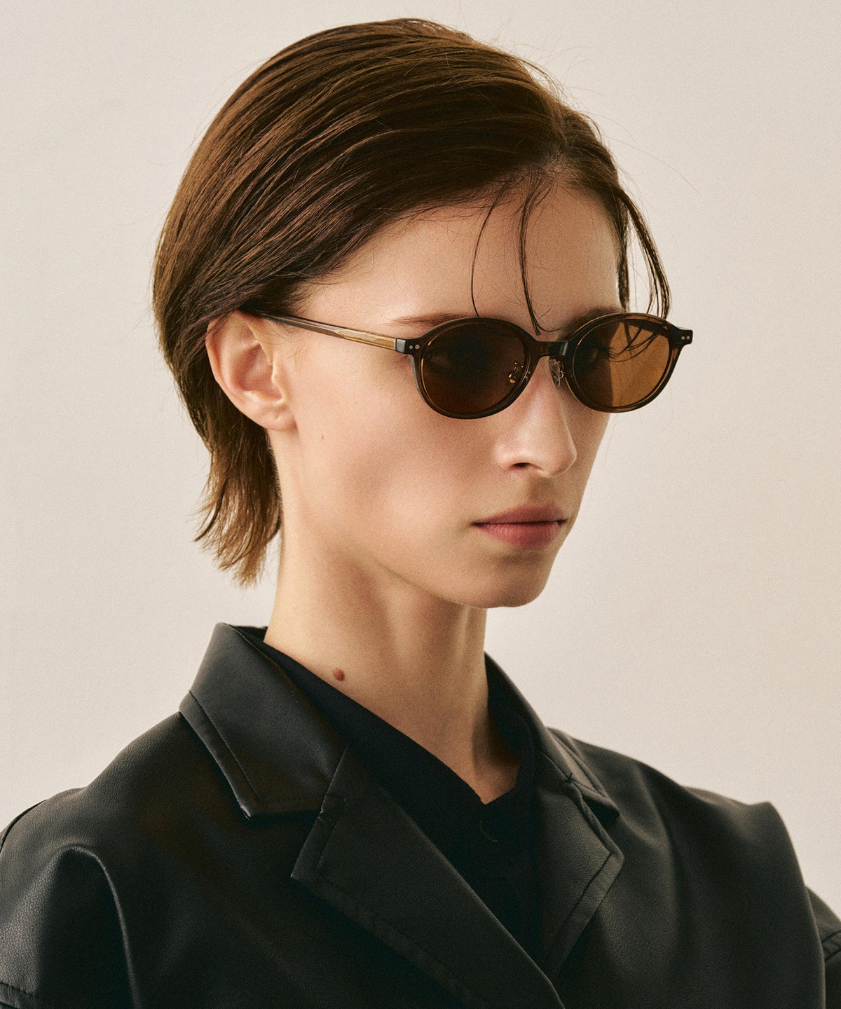 deux cent trente-six236(brown)