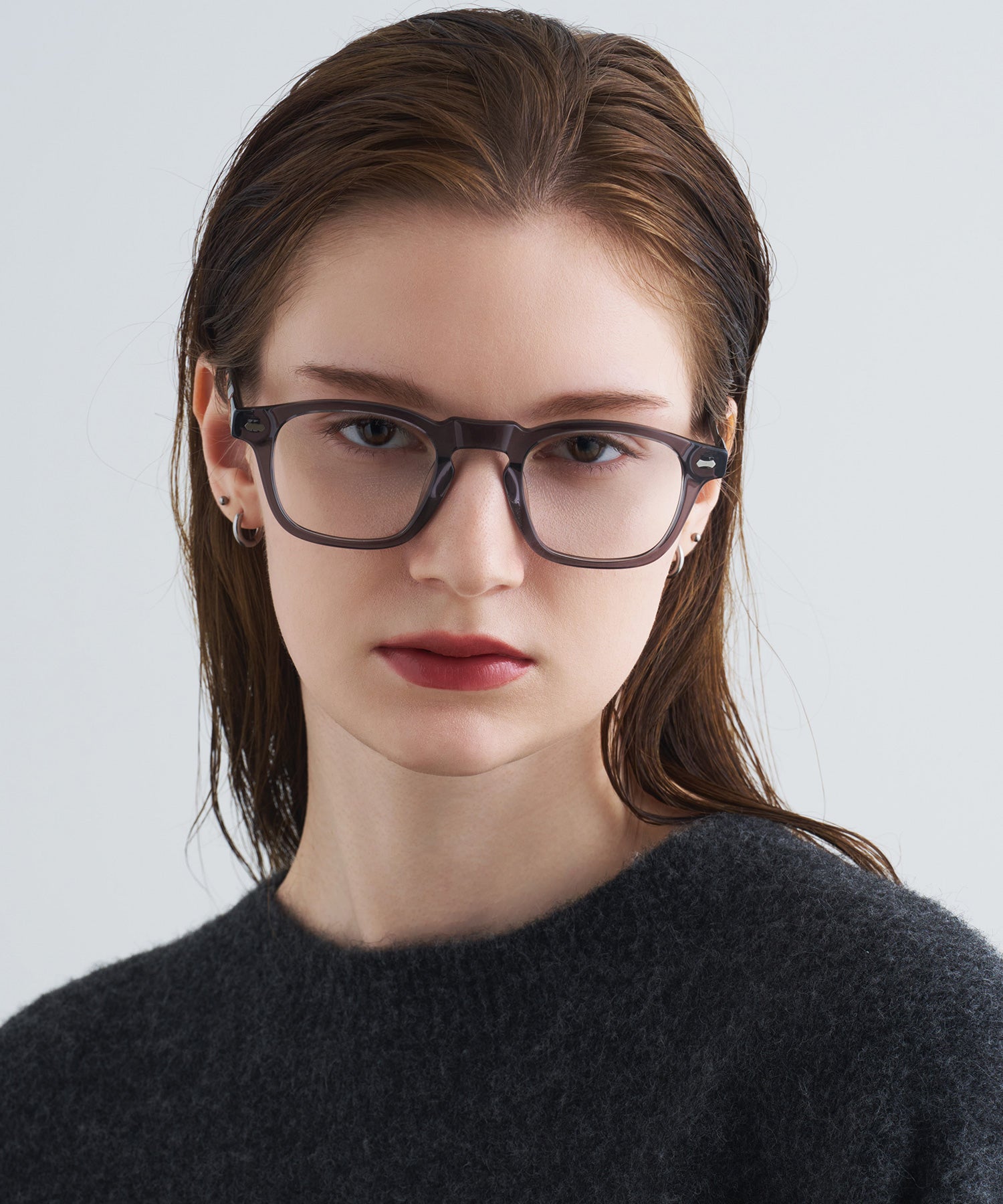 Quatre04(gray）
