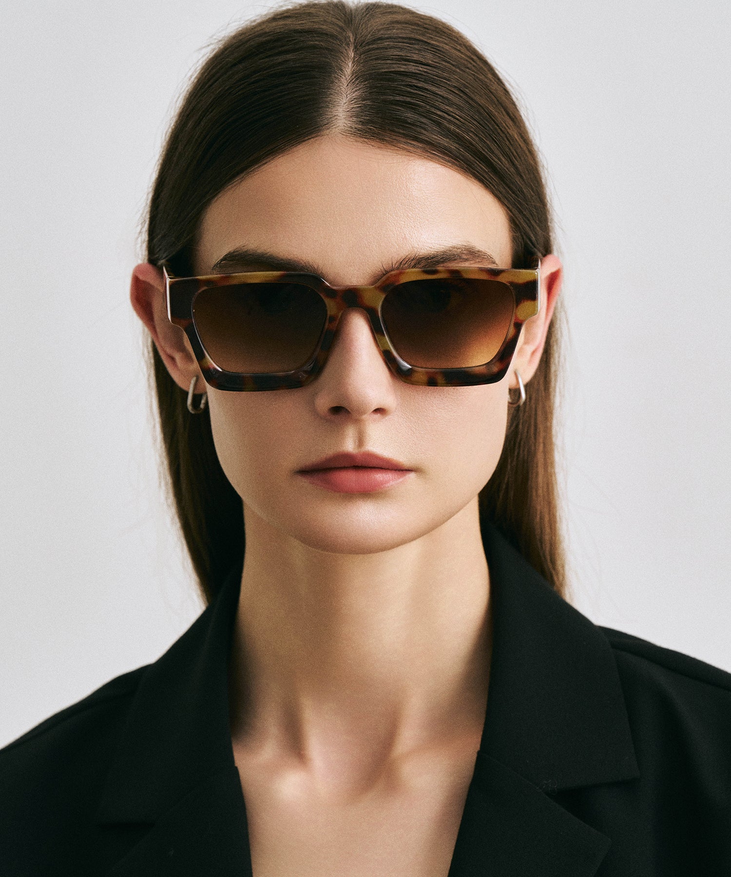 cent vingt-deux122(brown）