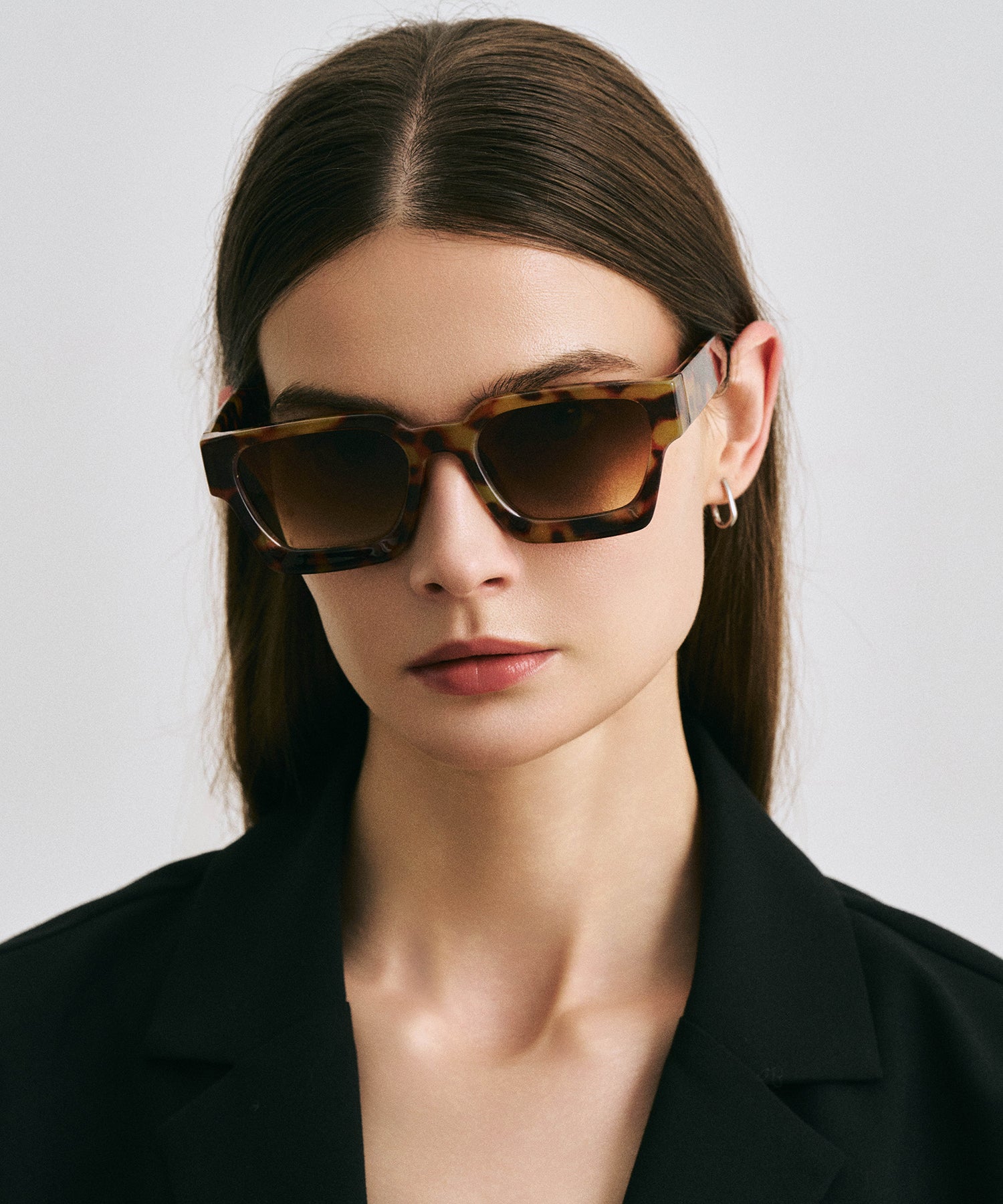 cent vingt-deux122(brown）