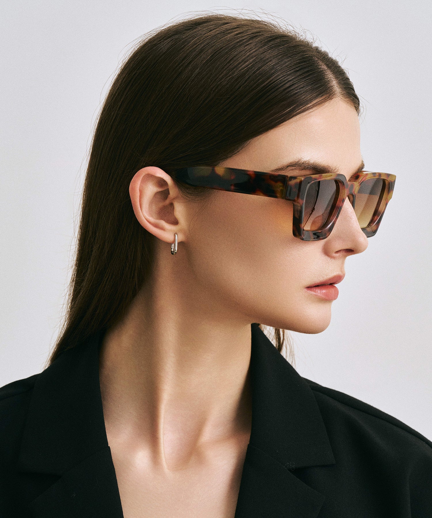 cent vingt-deux122(brown）