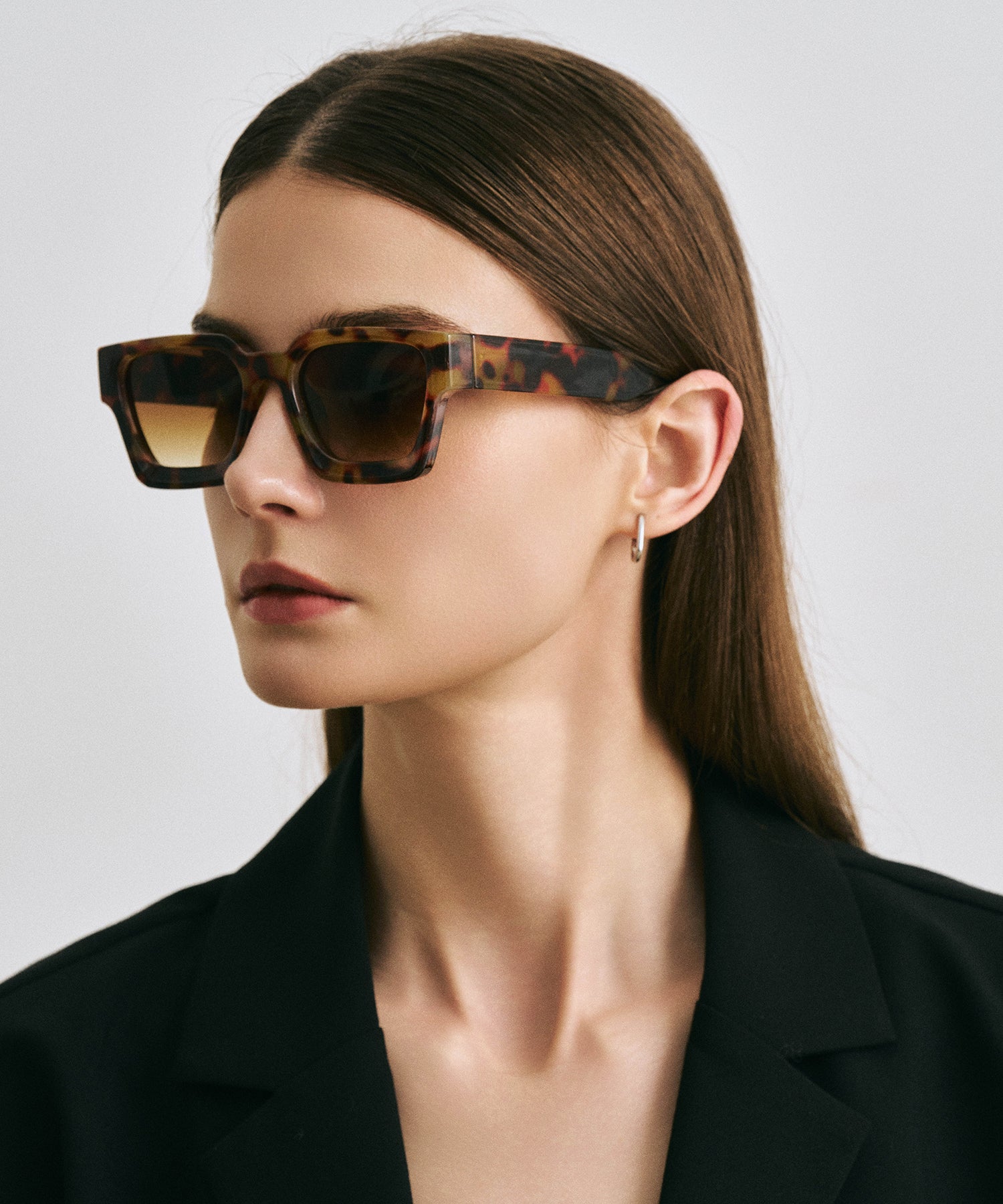 cent vingt-deux122(brown）