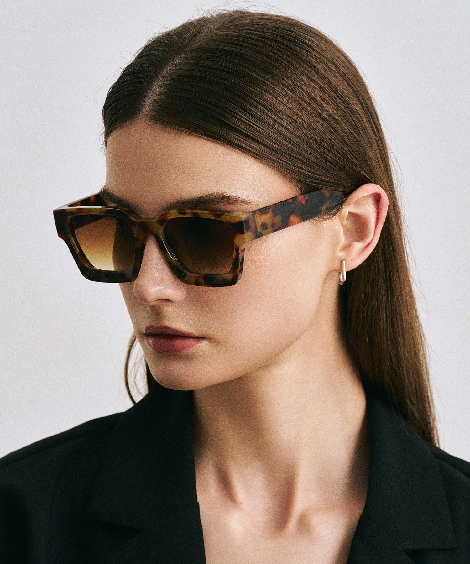 cent vingt-deux122(brown）
