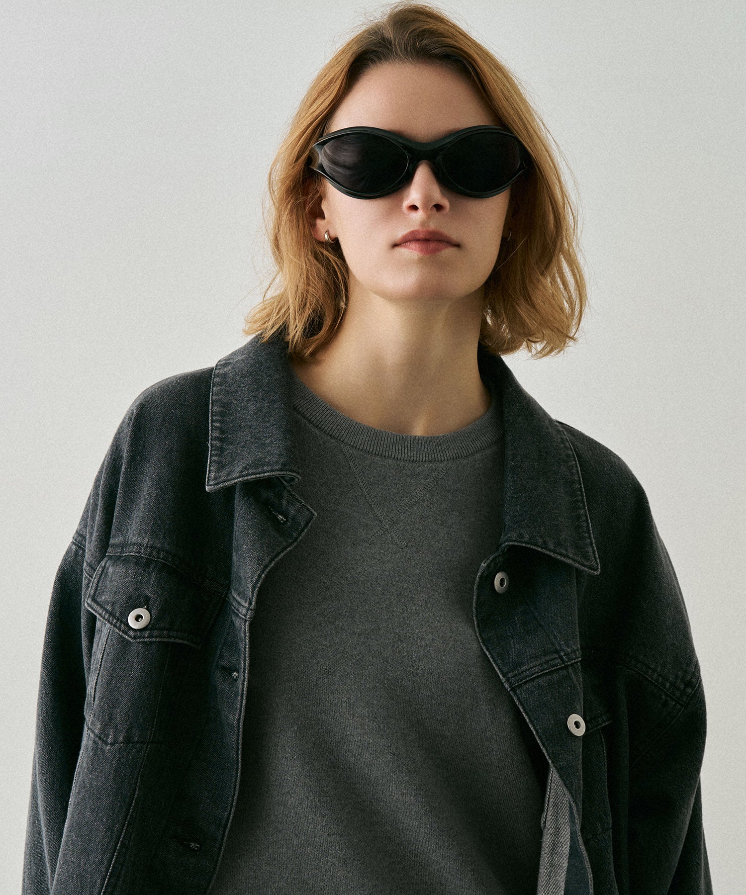 cent quarante-six146(black)