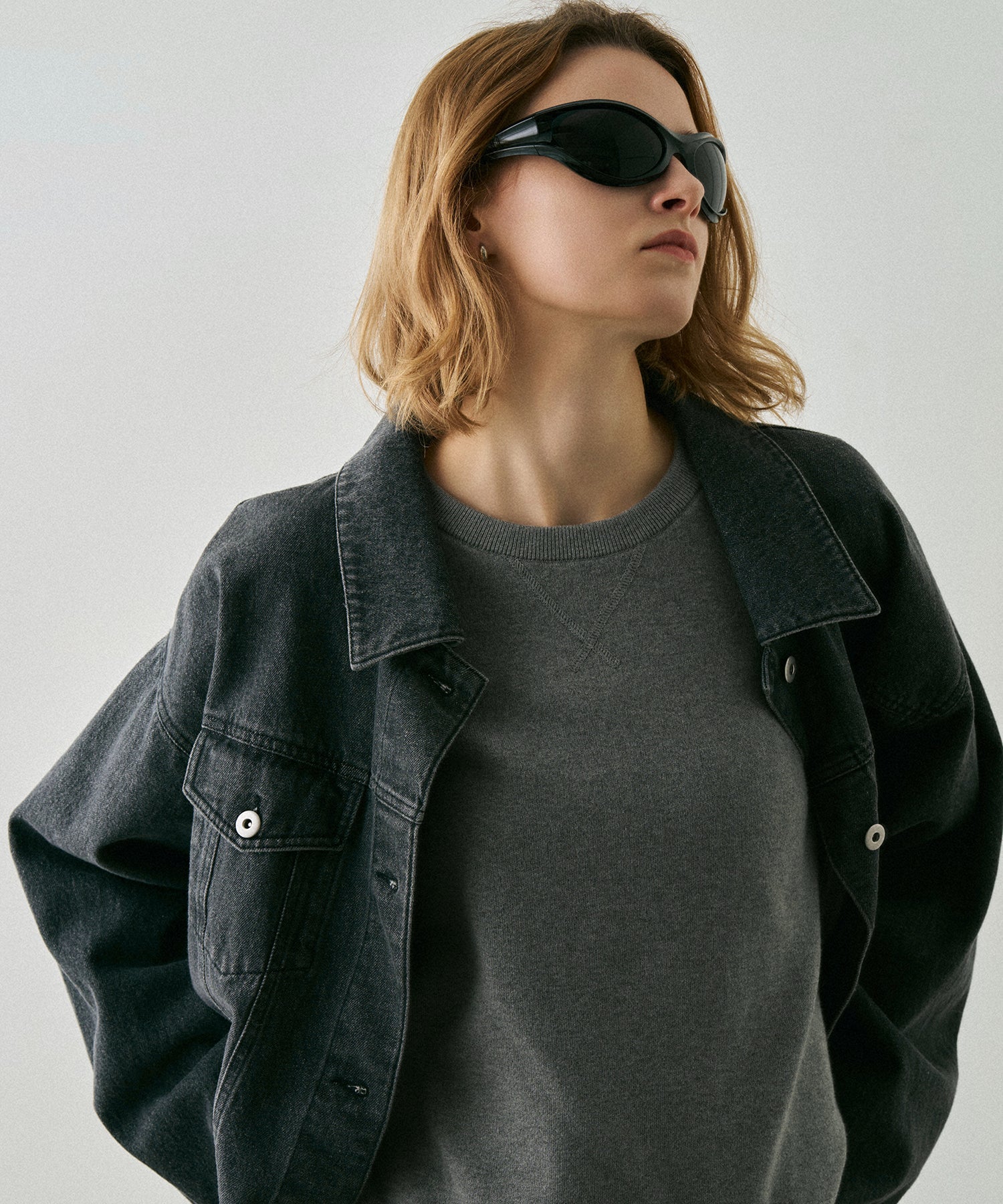 cent quarante-six146(black)