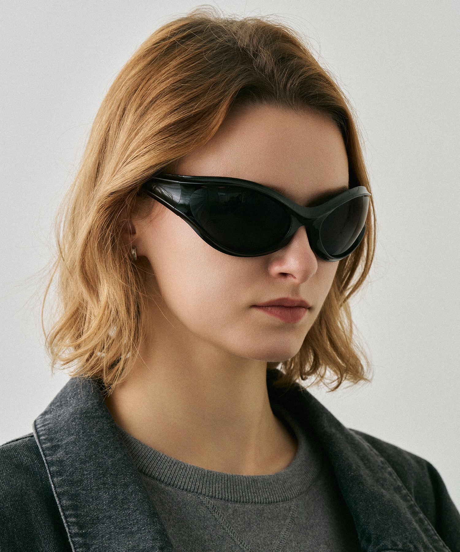 cent quarante-six146(black)