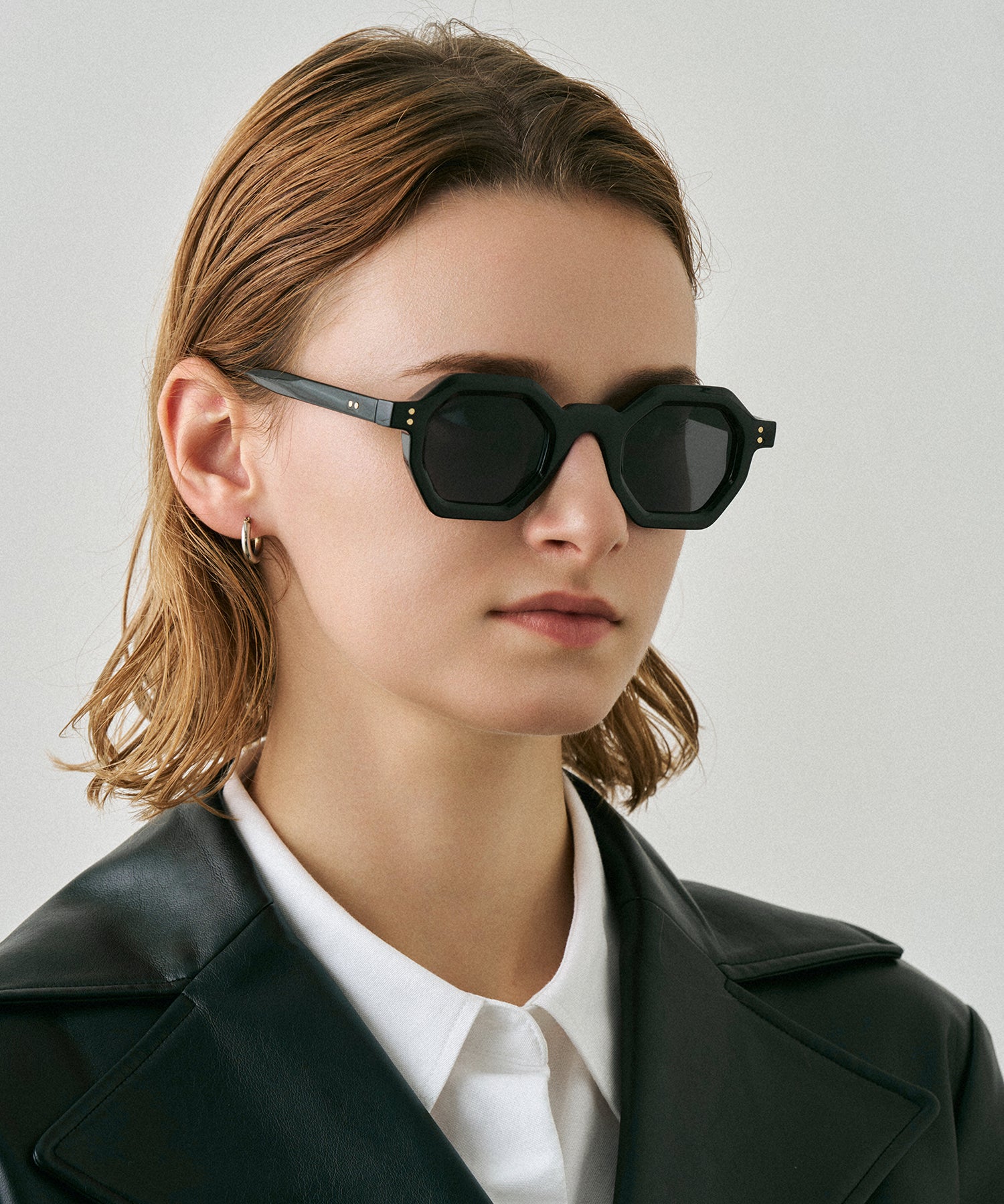 cent trente-deux132(black)