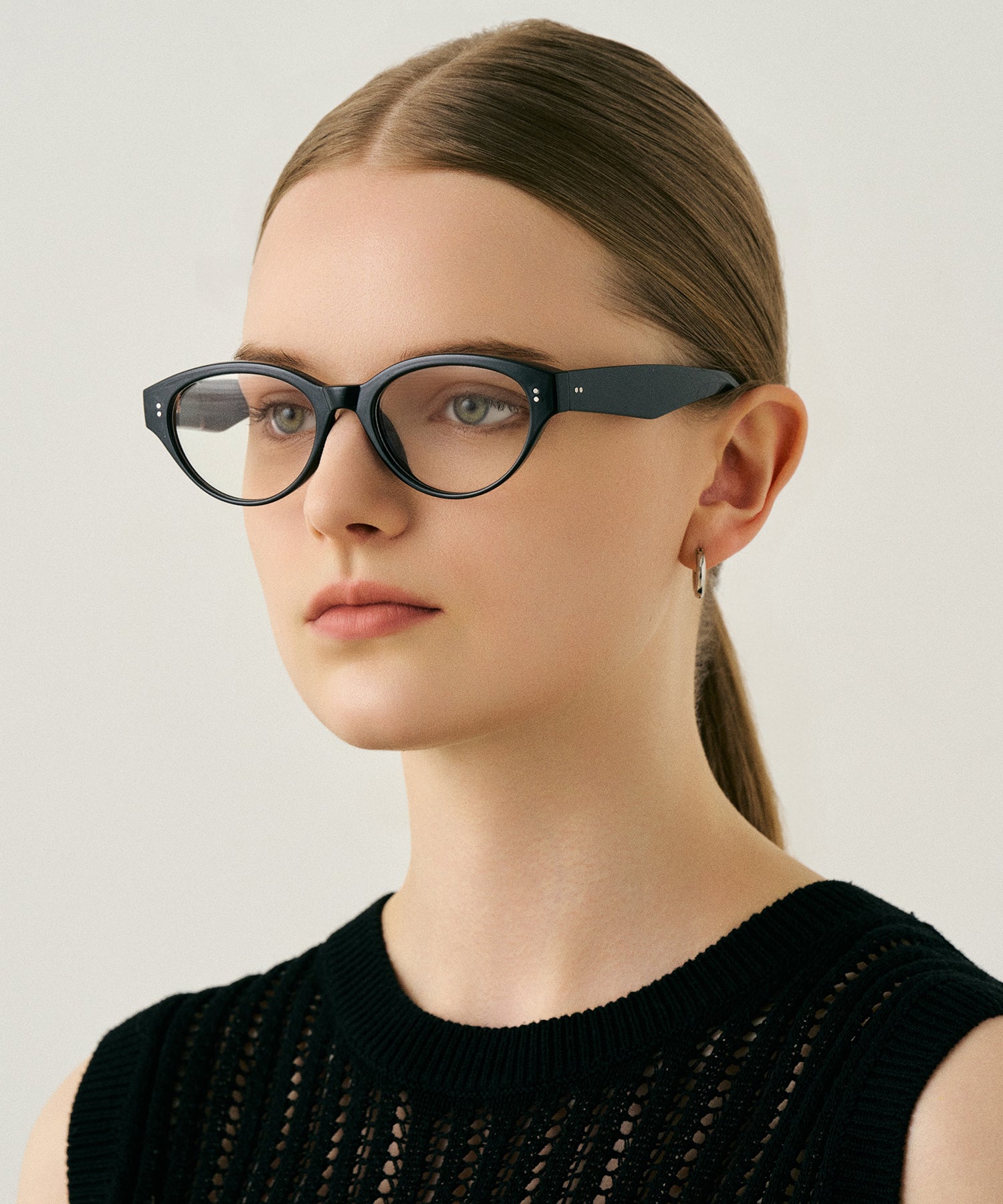 cent quatre-vingt-deux182(black）