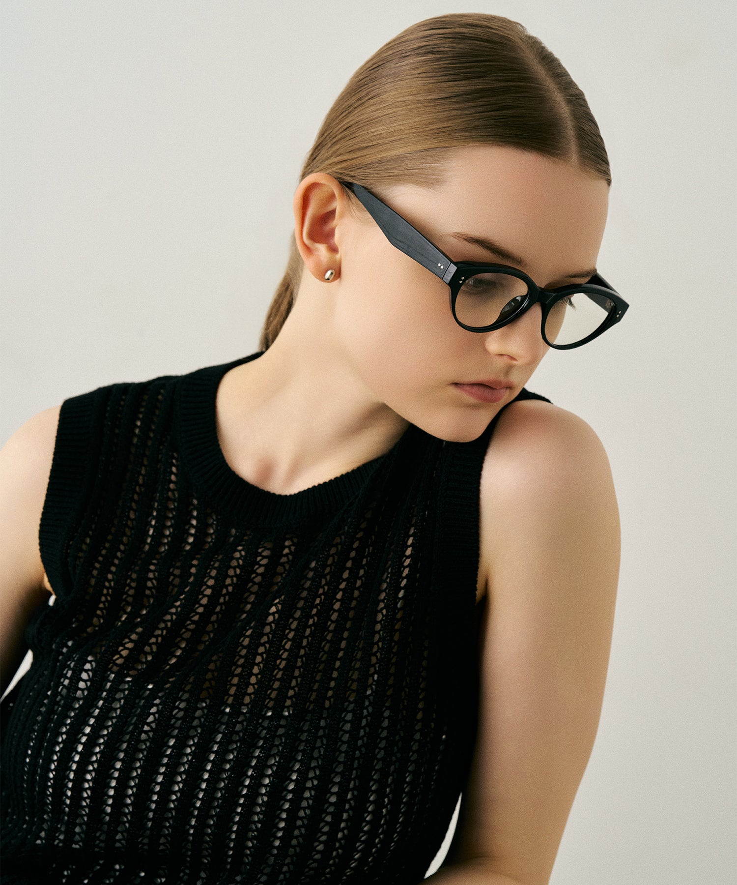 cent quatre-vingt-deux182(black）