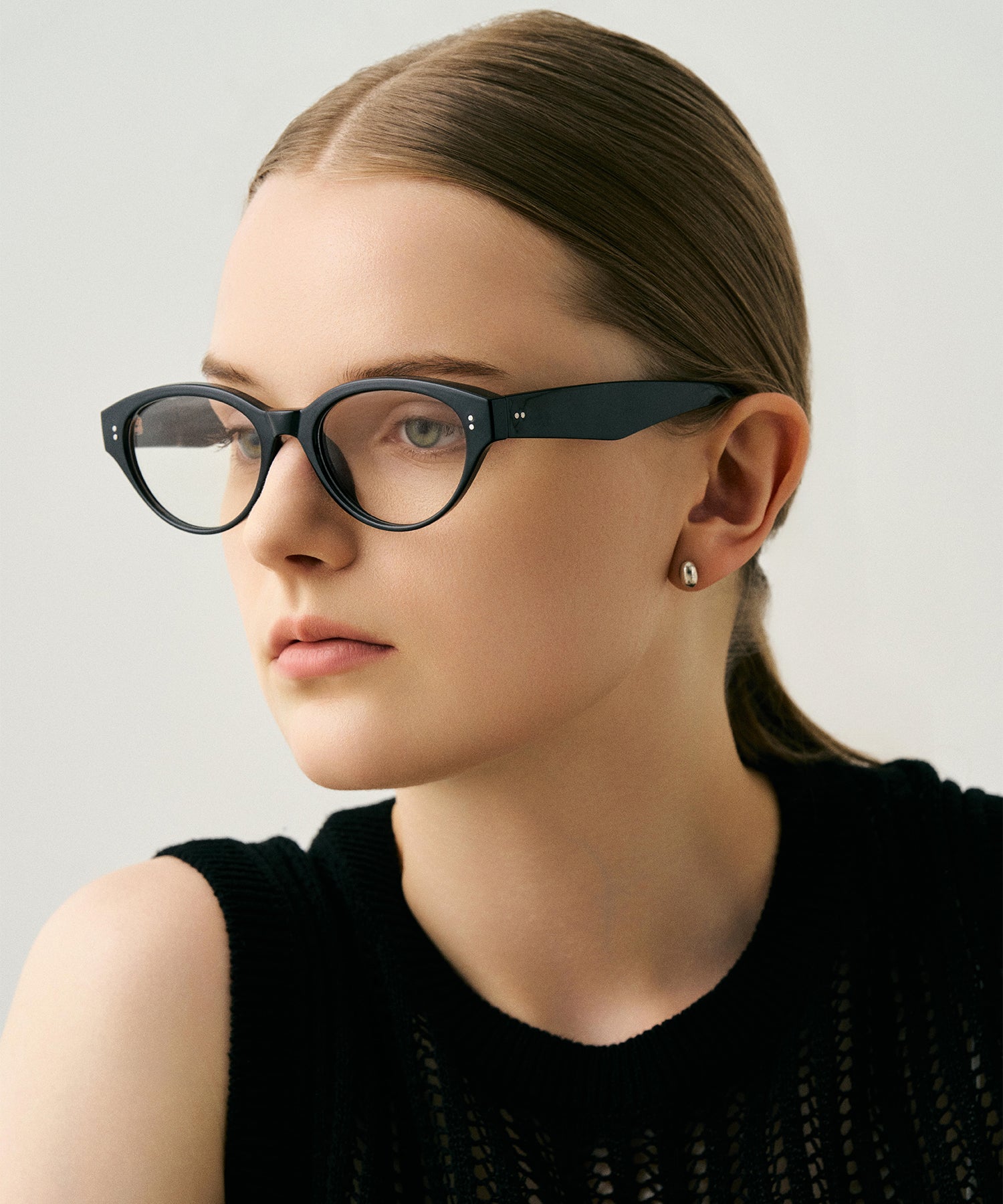 cent quatre-vingt-deux182(black）