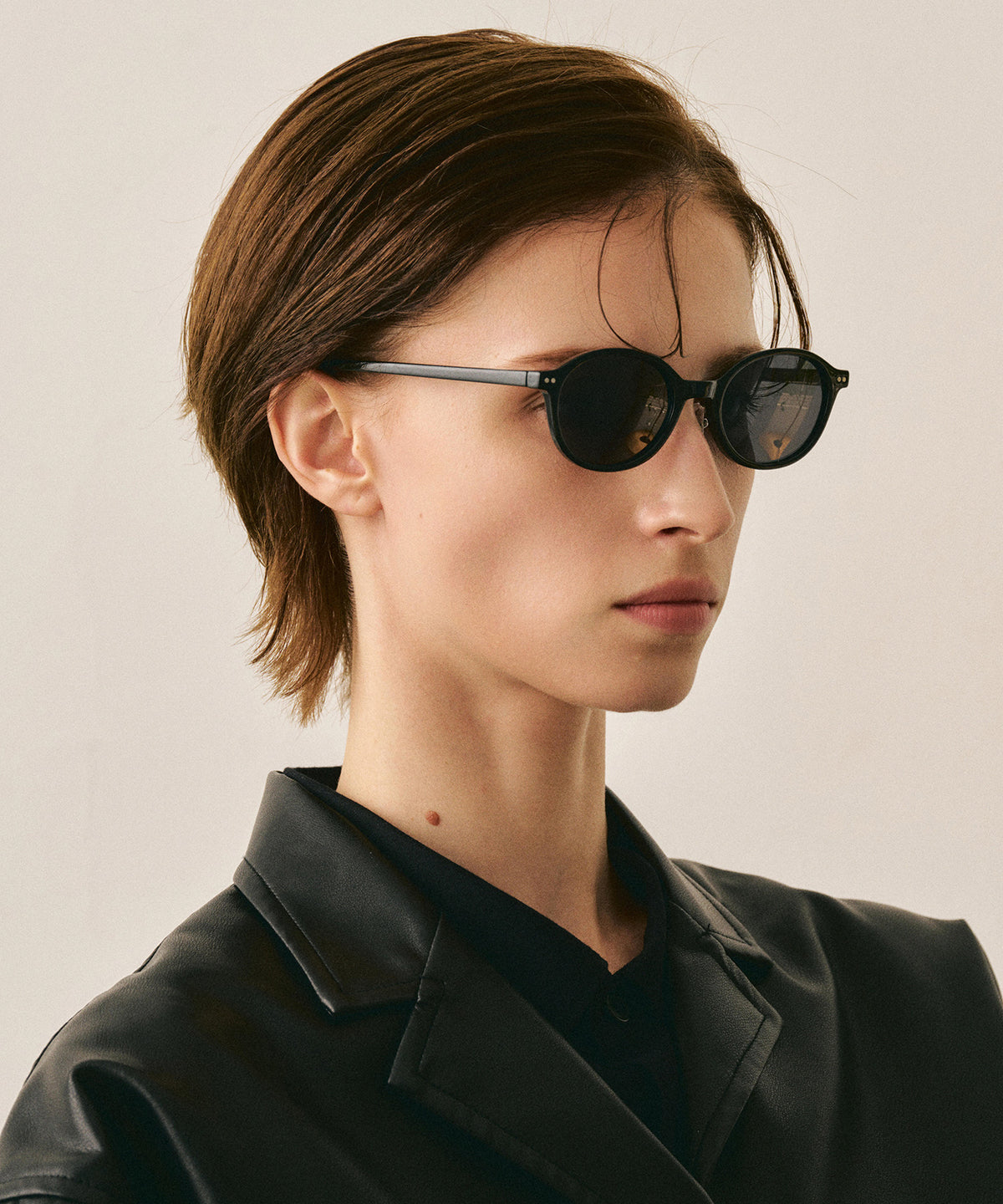 deux cent trente-six236(black)